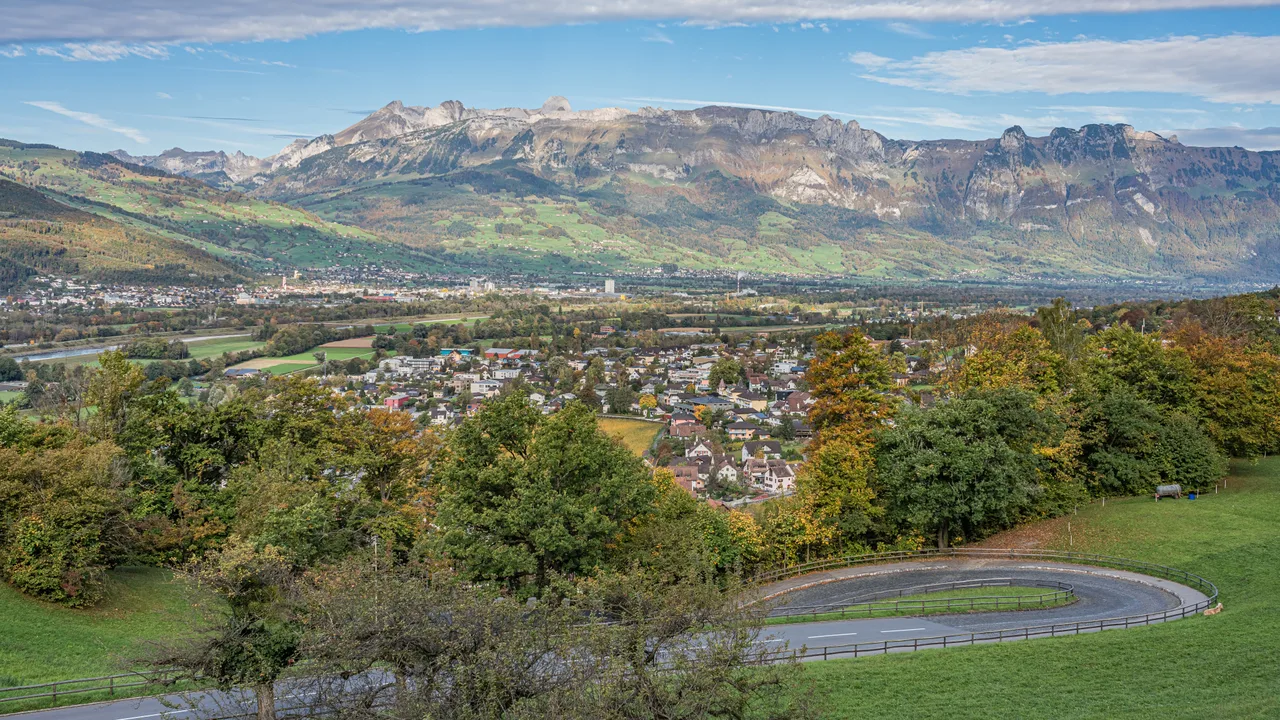 Liechtenstein nach Paraguay auswandern 2026: Steuern & Wegzug