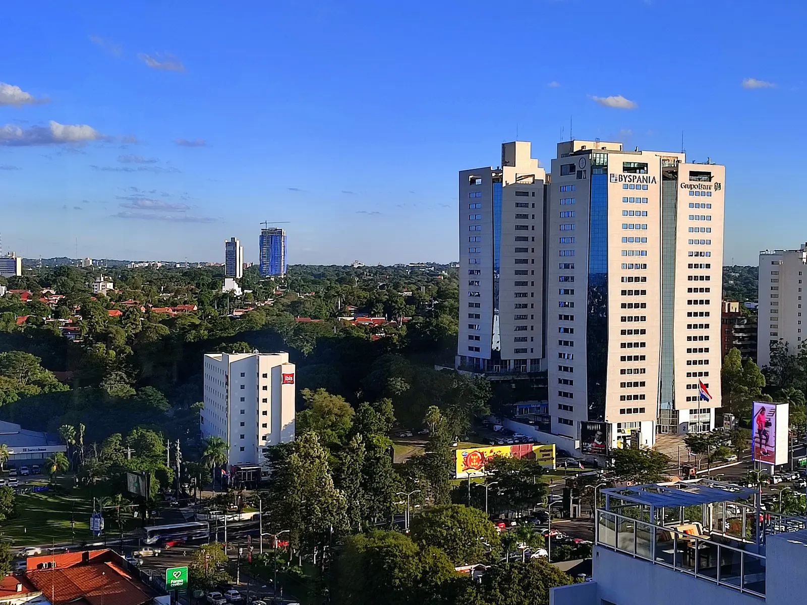 Bürotürme im Geschäftsviertel rund um das World Trade Center in Asunción