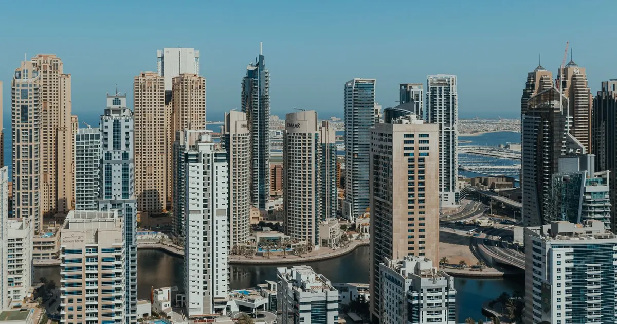Paraguay vs Dubai 2026: Steuervergleich für Freelancer