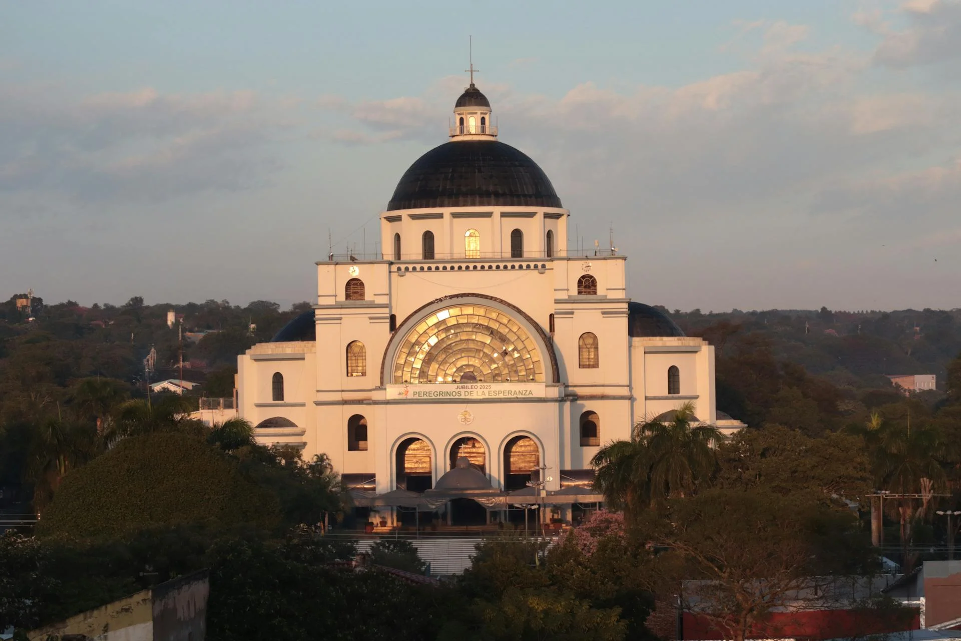 Paraguay vs Dubai: Steuervergleich für Freelancer